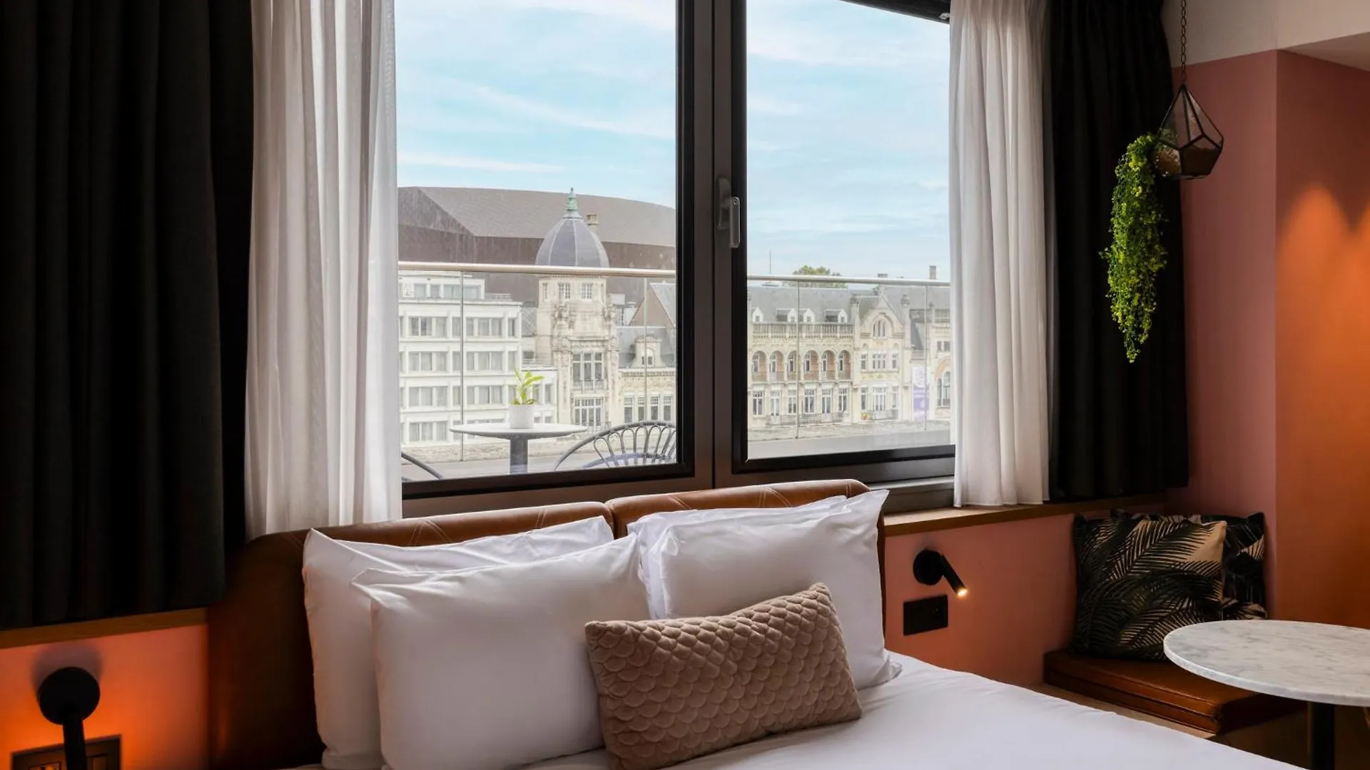 ****  Hotel Indigo Antwerp City Centre, An Ihg Hotel Belgio